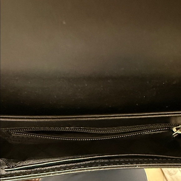 Michael Kors Black Shoulder Bag with Chain Strap - Picture 4 of 10